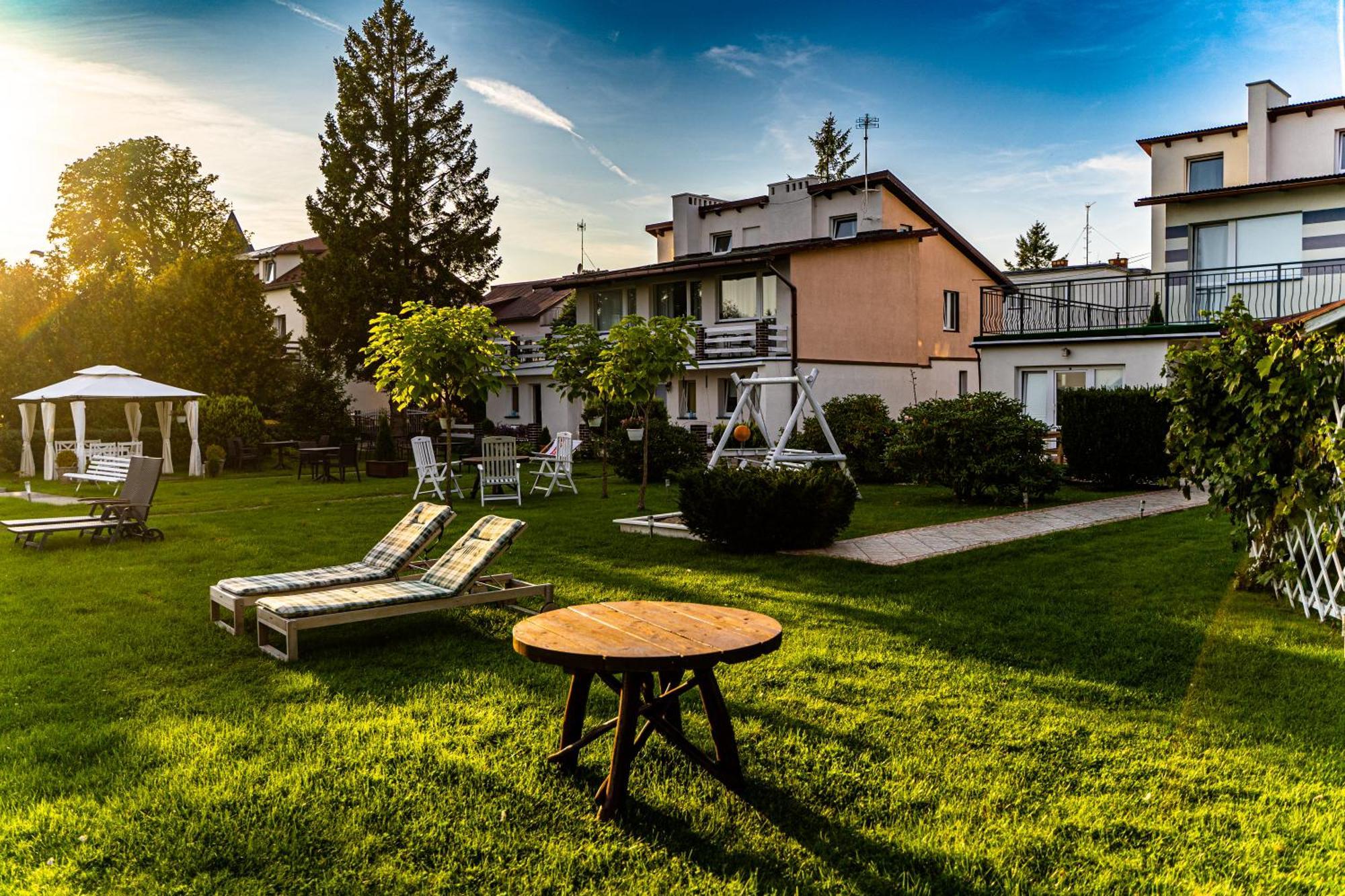 Avista Mielno Hotel Unieście Екстериор снимка